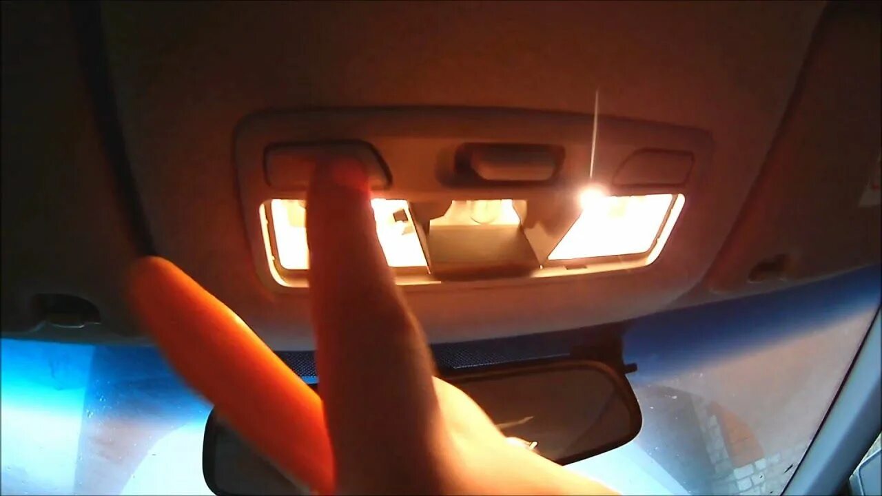 Лампочки салона accord 8. Камри 40 плафон освещения задний. Подсветка багажника киа соренто 2. Киа рио 3 плафон подсветки салона. Снять подсветку.