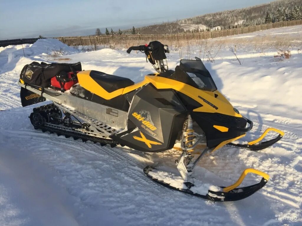 Купить снегоход саммит. BRP Summit 800. Снегоход BRP 800. Снегоход БРП саммит 800. Горный снегоход BRP 800.