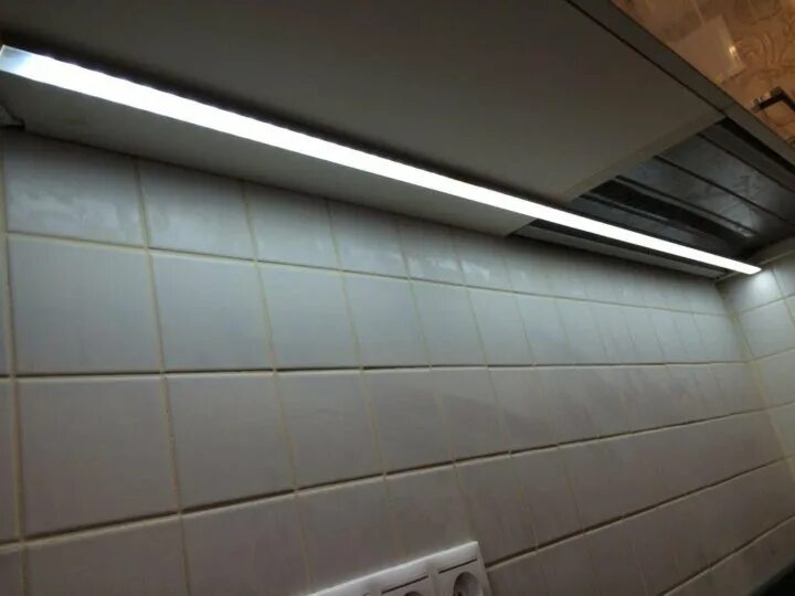 Профиль для светодиодной ленты для кухни. Профиль 2210 для led подсветки врезной. профиль для led подсветки врезной. п образный профиль для светодиодной ленты. накладной алюминиевый профиль для светодиодной ленты.