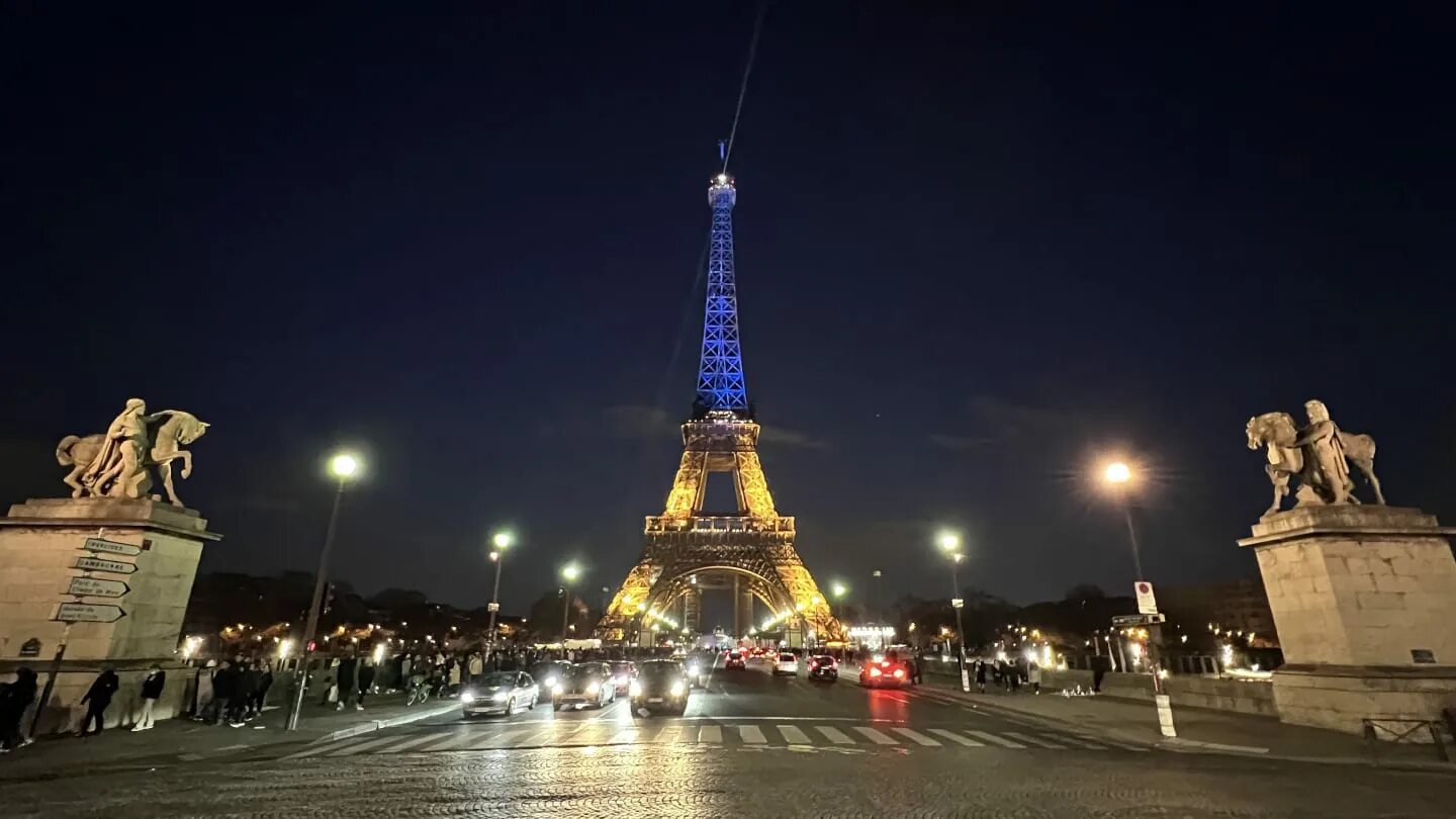 The eiffel tower was completed in 1889