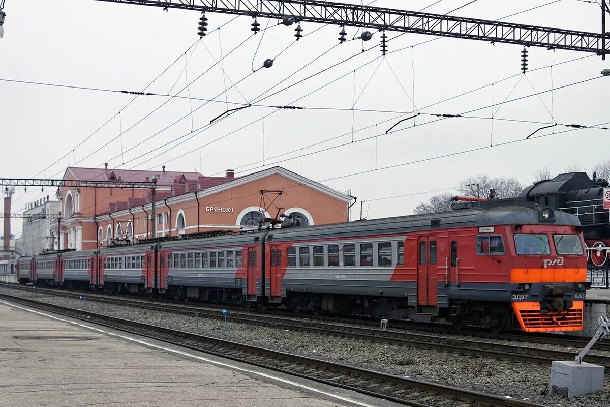 Ржд вокзал брянск. Поезд новозыбков унеча электричка. Электропоезд брянск суземка. Электричка брянск унеча. Станция унеча брянская область.