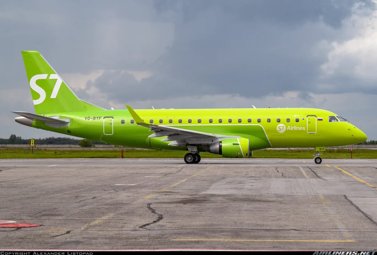 Эмбраер 170. Е170 s7. Embraer e170 s7 Airlines. Самолёт s7 Airlines Embraer 170. Embraer 170 s7