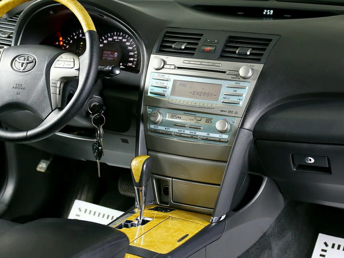 Camry механика. Toyota camry 40 салон механика. Toyota camry 40. Toyota camry v60 салон. Toyota camry hybrid 2017 салон.