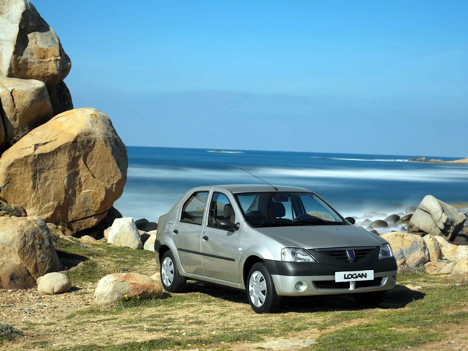 Машина логан фото. Рено Логан 1. Рено Логан 1.6 2004. Рено Логан 2004. Dacia Logan 1.