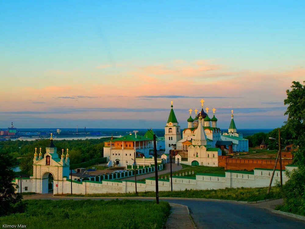 Купить отдельно в нижнем новгороде. Печерский Вознесенский монастырь. Печерский монастырь Нижний Новгород. Вознесенский монастырь Нижний Новгород. Нижний Новгород Печерский монастырь закаты.