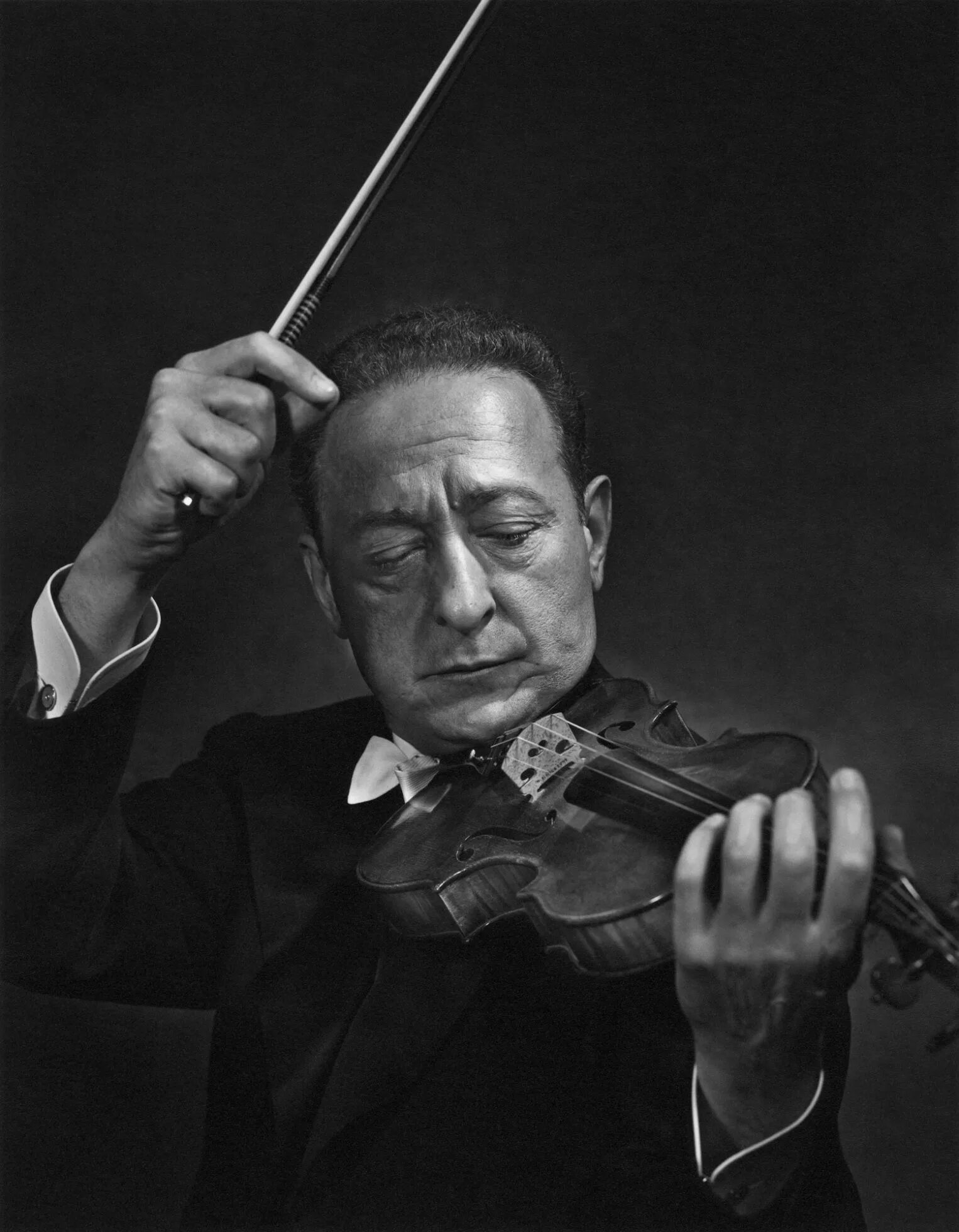 Яша Хейфец скрипач. Яша Хейфец (1901-1987, Литва). Юсуф Карш (Yousuf Karsh) фотограф. Юсуф карш