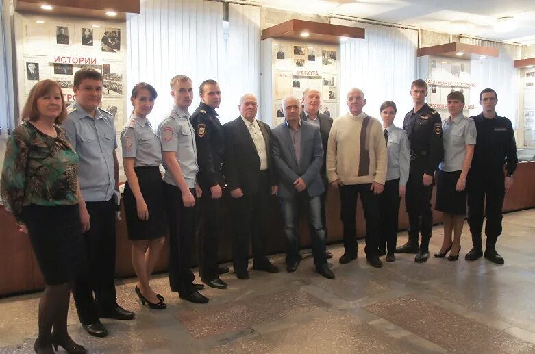 Умвд новокузнецк. Памятник сотрудникам мвд погибшим при исполнении. Начальник управления мвд новокузнецка. Зам начальника гибдд новокузнецка. Ровд новокузнецка.