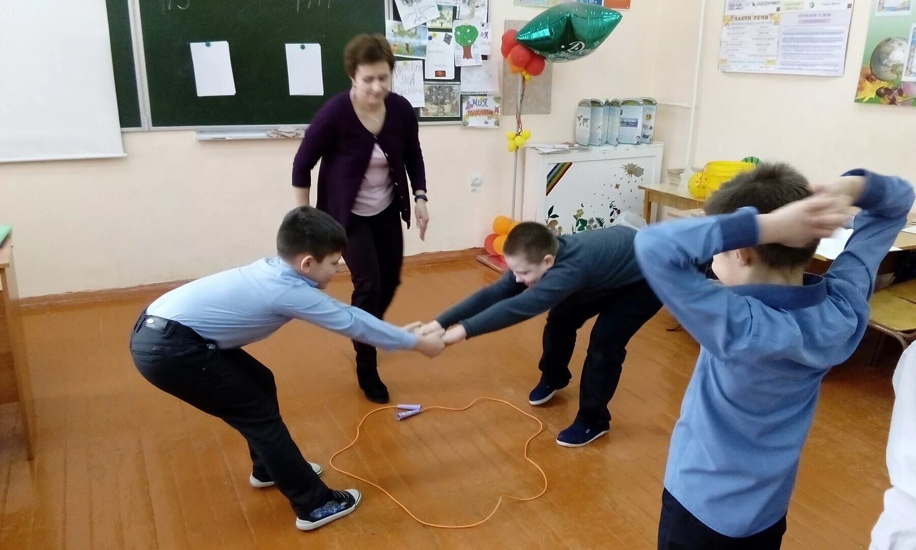 Психологические игры для класса. Психологический тренинг для подростков. Игры на сплочение. Психологические тренинги для детей. Тренинг в школе.