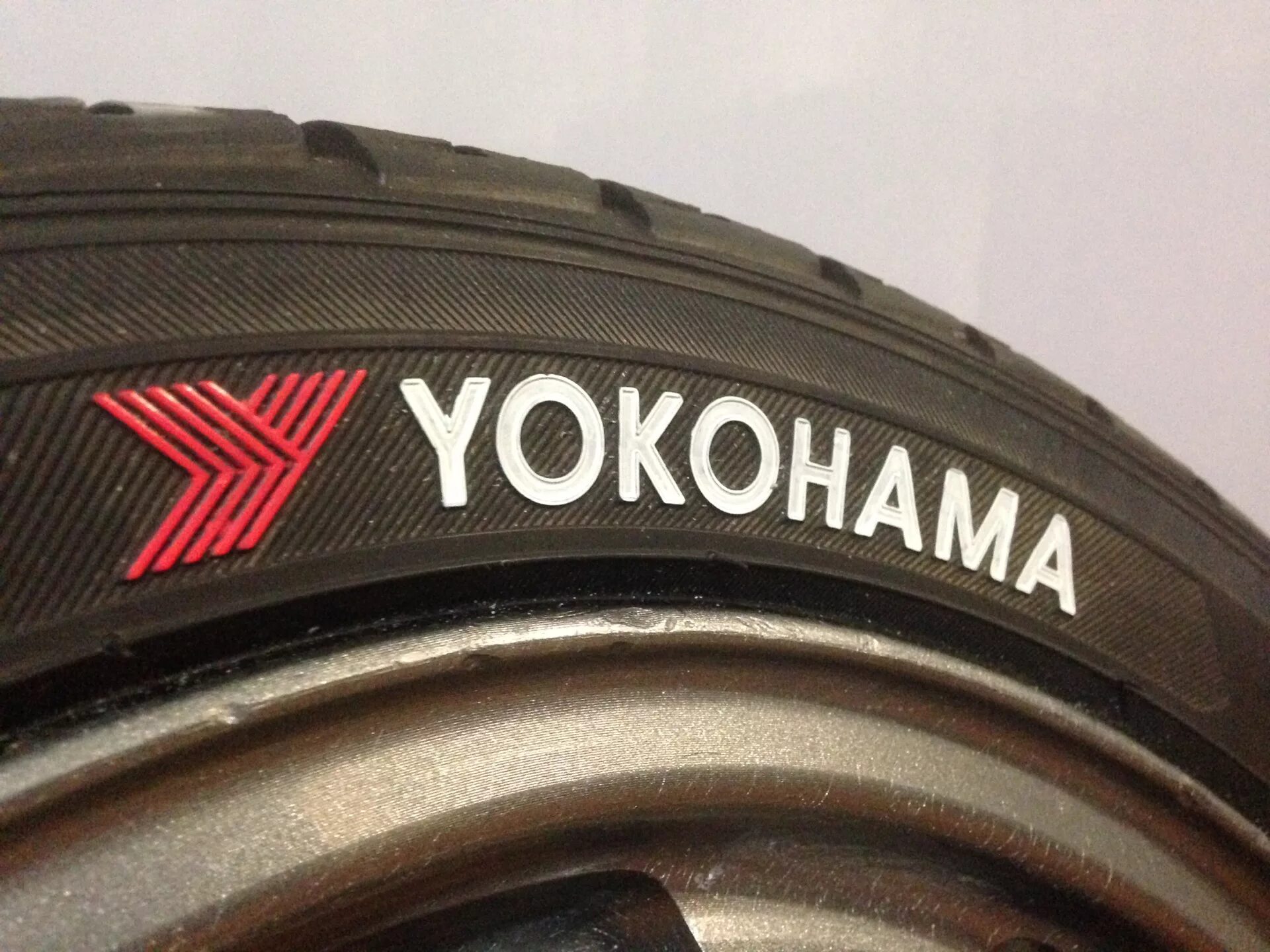 Куплю резину екохама. Yokohama Tyres. Йокогама а539. Шины Yokohama yyy1716. Yokohama r6901.