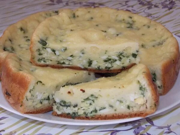 Заливной пирог с рисом луком и яйцом. Заливной пирог с зел.луком и яйцом. пирог с зеленым луком и яйцом в мультиварке. пирог с луком и яйцами в мультиварке. заливной пирог с луком и яйцом в мультиварке.
