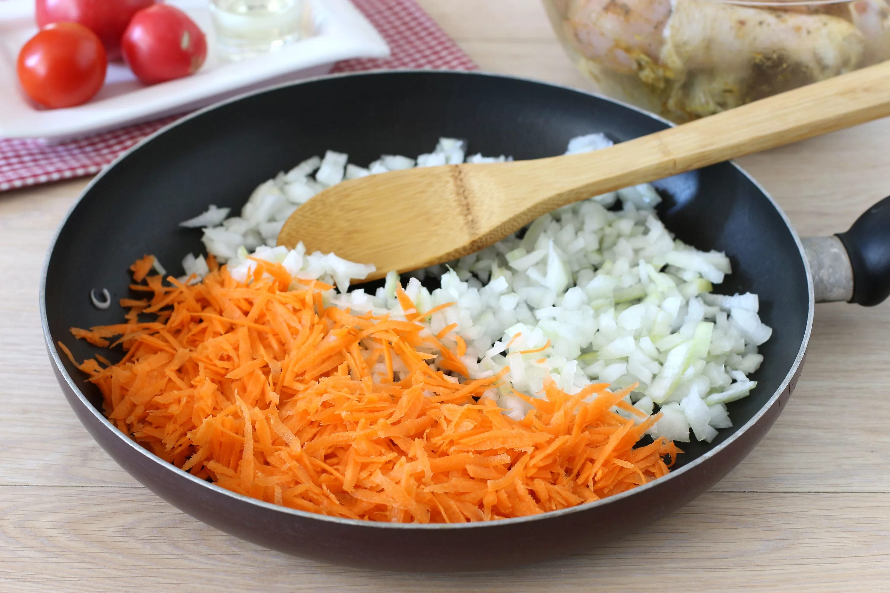Как вкусно приготовить лук и морковку. Пассированные овощи. пассированные лук и морковь. лук и морковь обжарить.