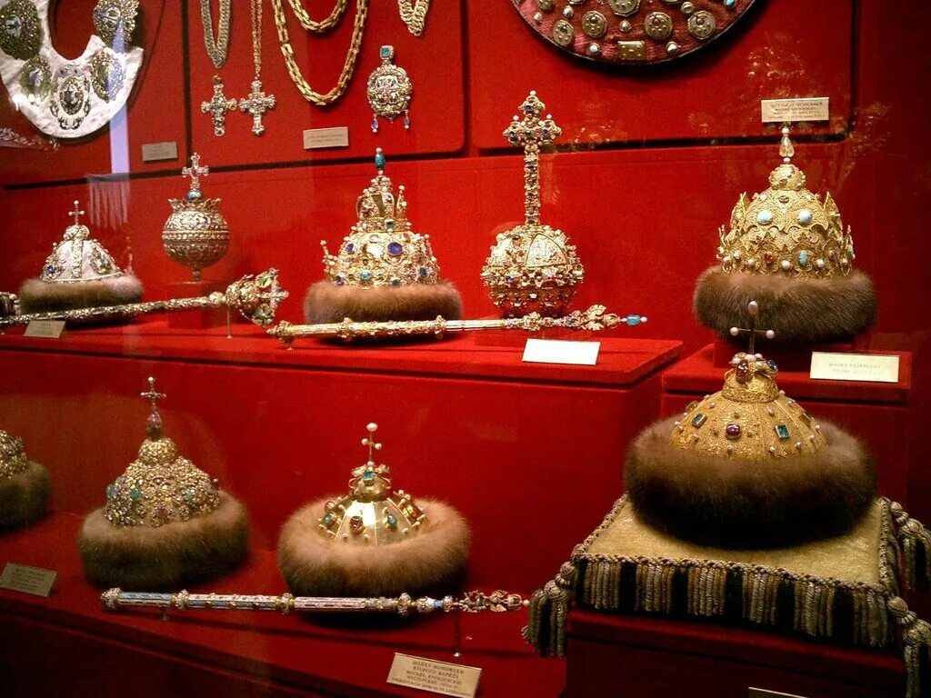 экскурсия в оружейную палату московского. оружейная палата московского кремля. музеи кремля оружейная палата. оружейная палата московского кремля. музей оружейная палата в москве.