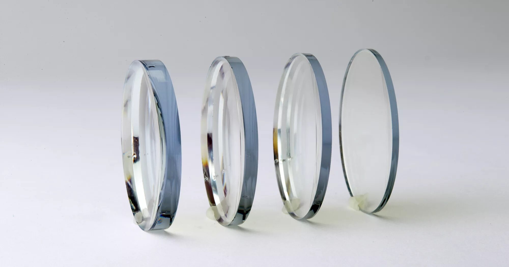 Линза Lens Holder, VUV Lens, v2. Линза Lens.021-000a. Стеклянные линзы. Concave линзы. Производители очковых линз