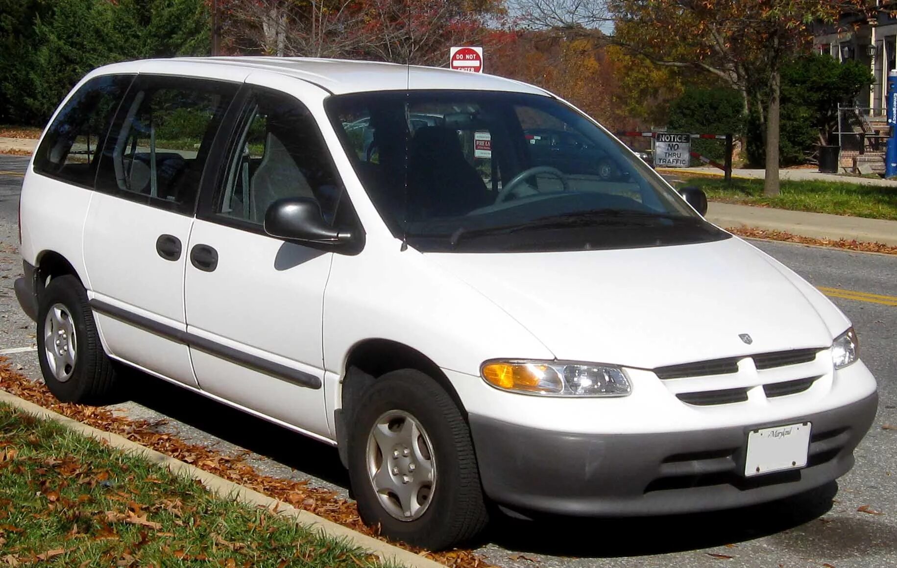 Додж Караван 2. Додж Караван 2.4. Додж Караван 2.4 1999. Dodge Caravan III 1995 – 2000.