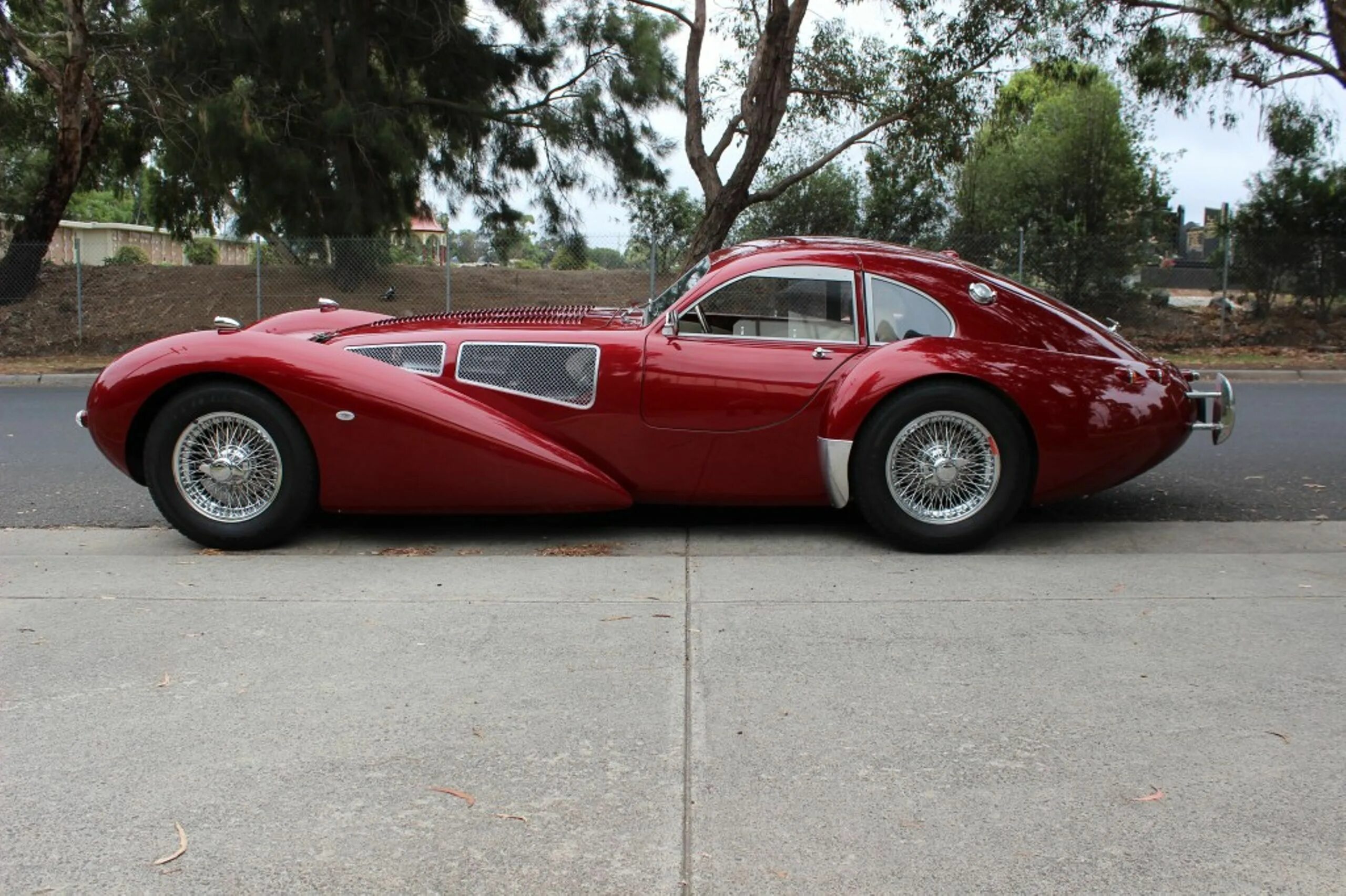 Made car. Devaux автомобили Австралии. Flajole Forerunner 1955. Машина австралийская 1930. 2002 Australian Devaux Coupe.