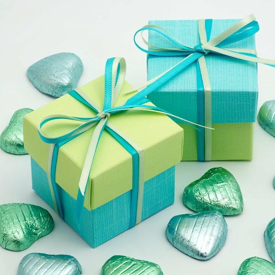 Коробка зеленого цвета. Подарочная коробка. Подарок зеленый. Подарок бирюзового цвета. Подарок голубой.