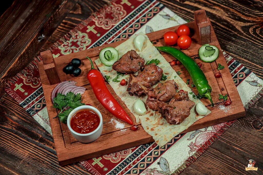 шашлычный дворик спб. праздничный стол с шашлыком фото. шашлычный двор питер художников. шашлык круглосуточно грозный. шашлычный двор спб.