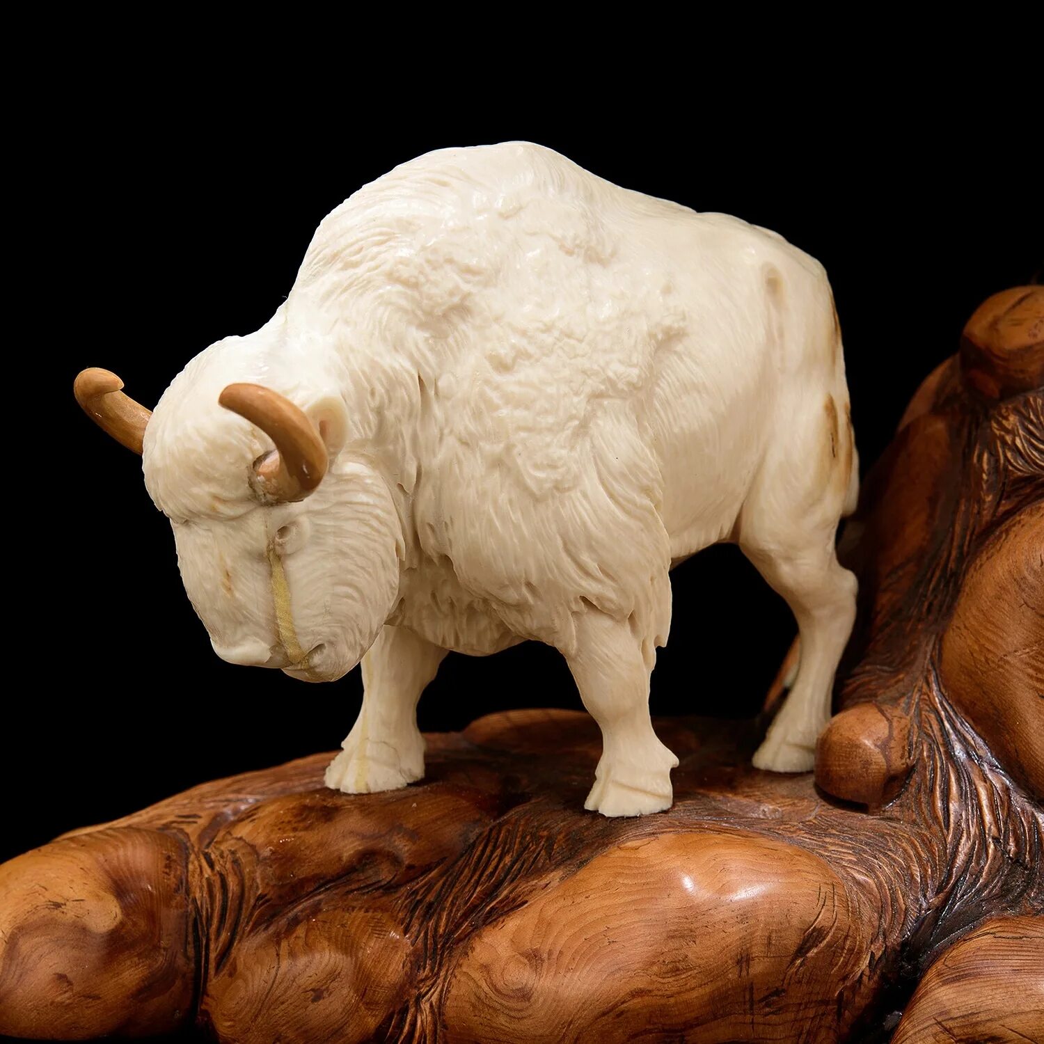 Фигурки из бивня мамонта. Статуэтка «Бизон». Статуэтки из бивня мамонта. Изделия из бивня буйвола.