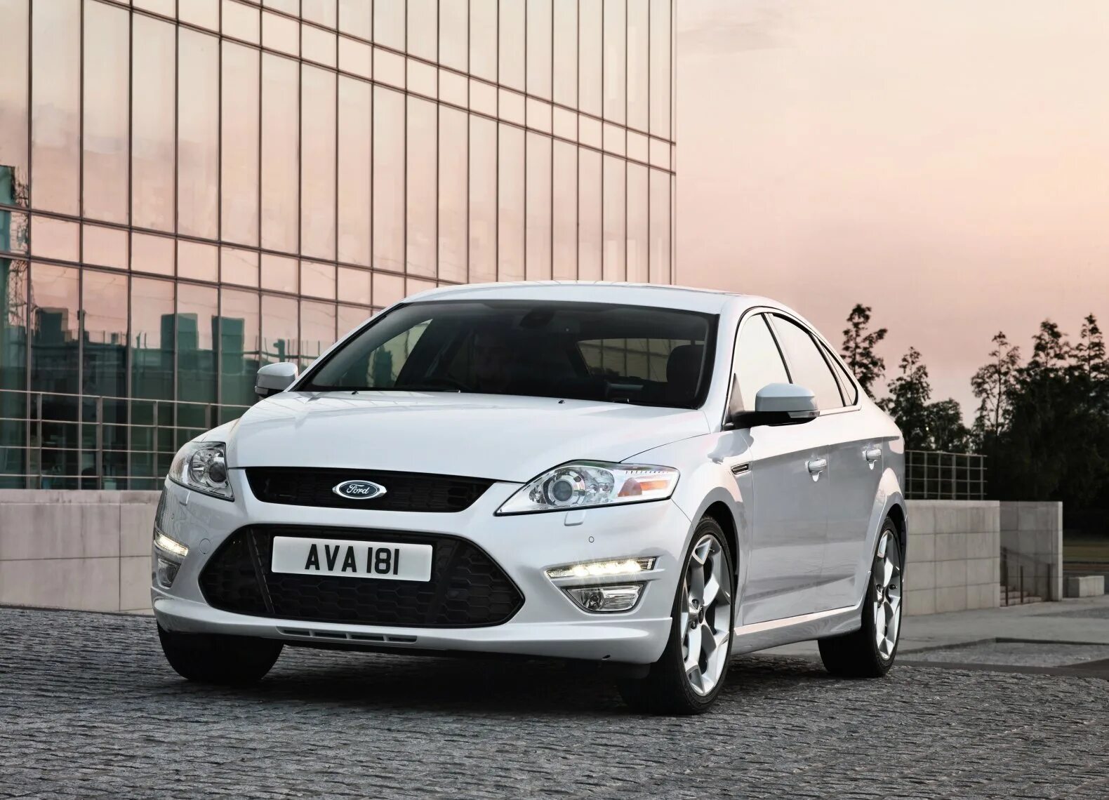 Ford mondeo. Ford Mondeo 2011. Форд Мондео 2011 года. Ford Mondeo Titanium. Форд Мондео Титаниум.