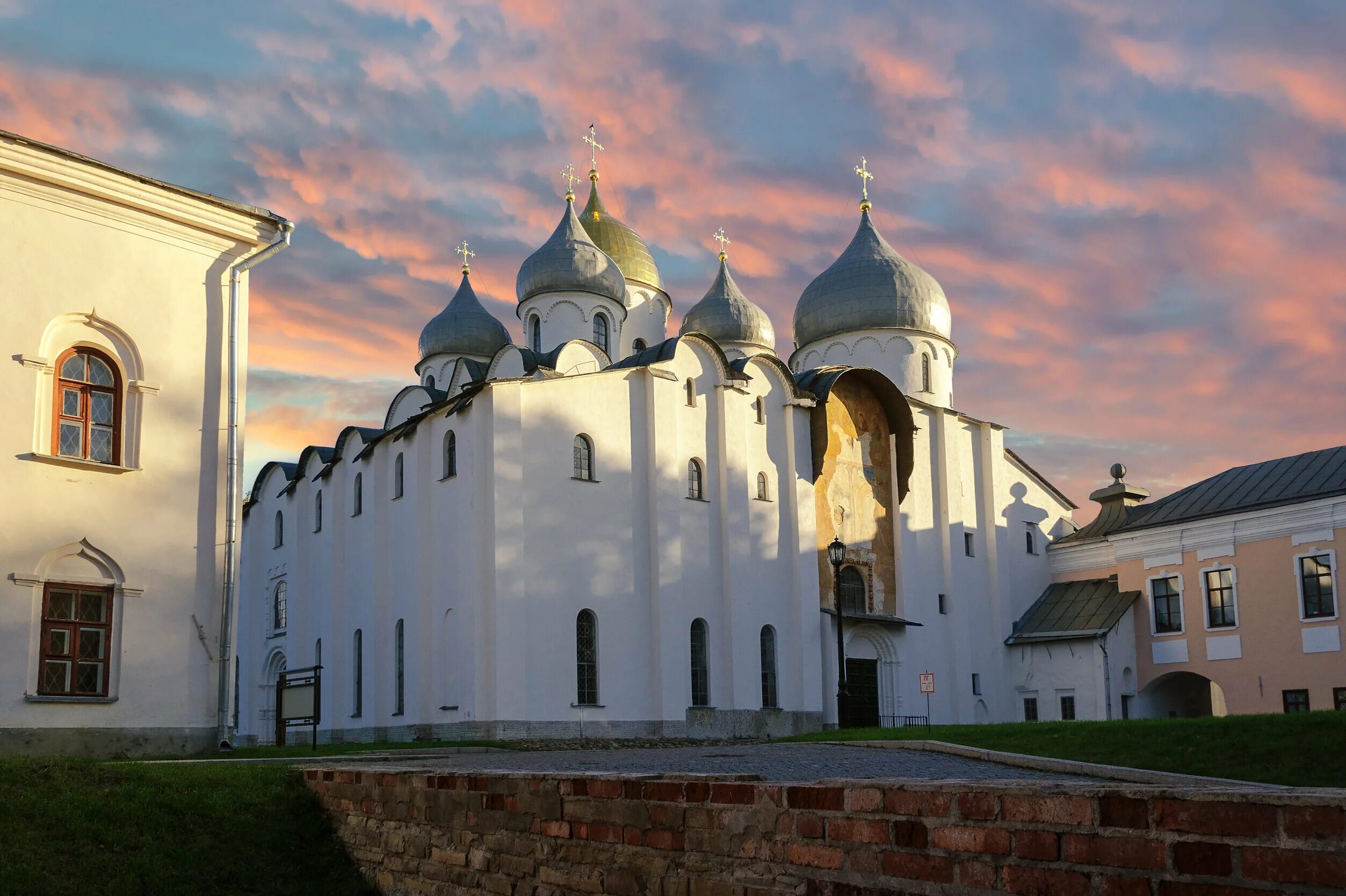 Три великие церкви