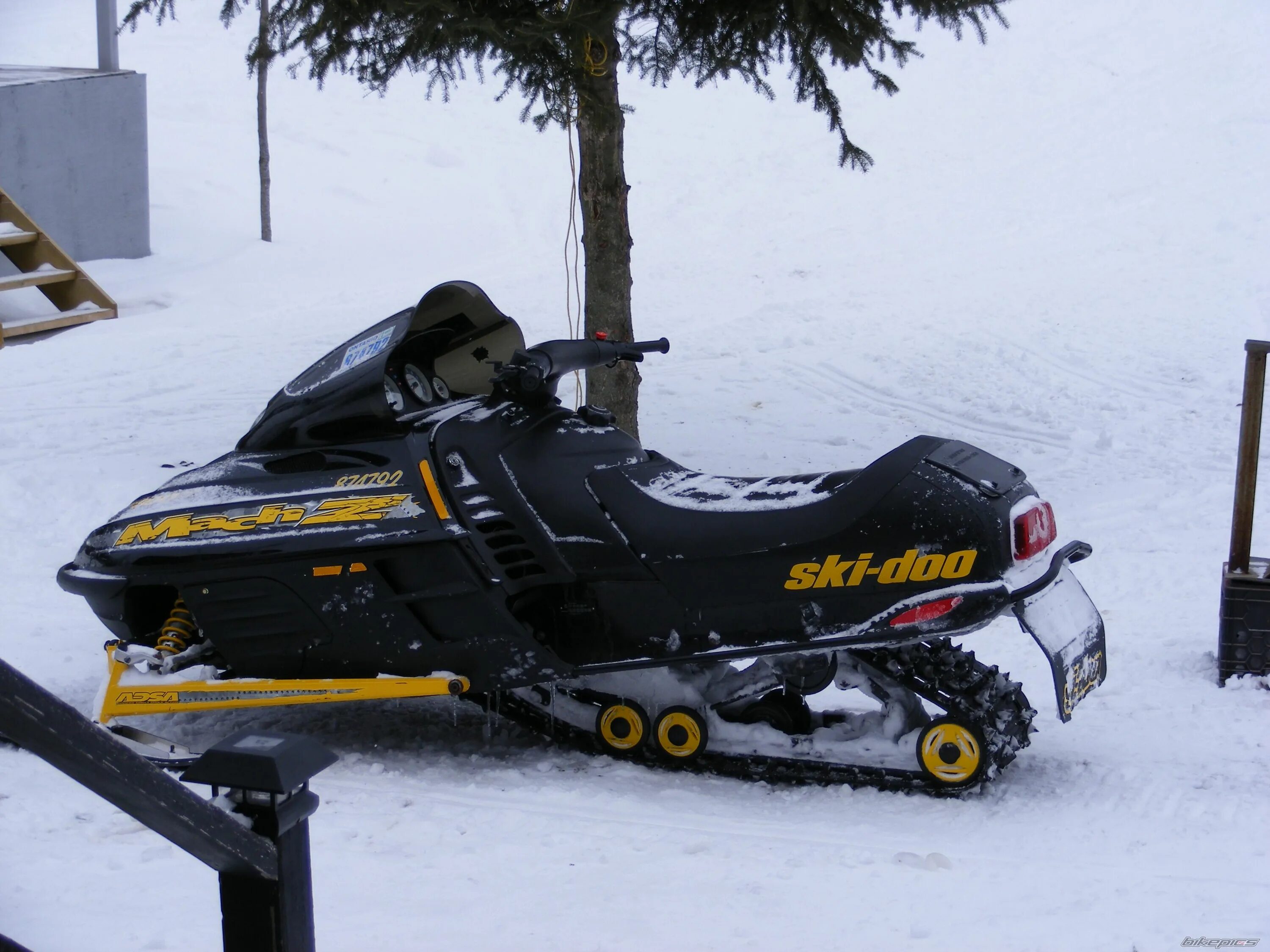 Скай Ду бомбардир снегоход. Ski Doo Mach z 2000. Снегоход бомбардир Ski-Doo 800. Снегоход BRP Mach z 2022.