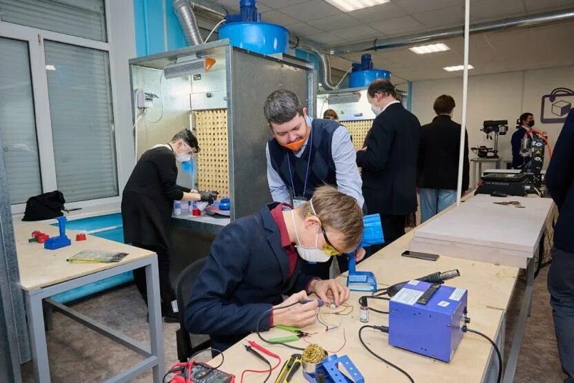 Новые мастерские с промроботами открыли в регионе по нацпроекту Министерство обр