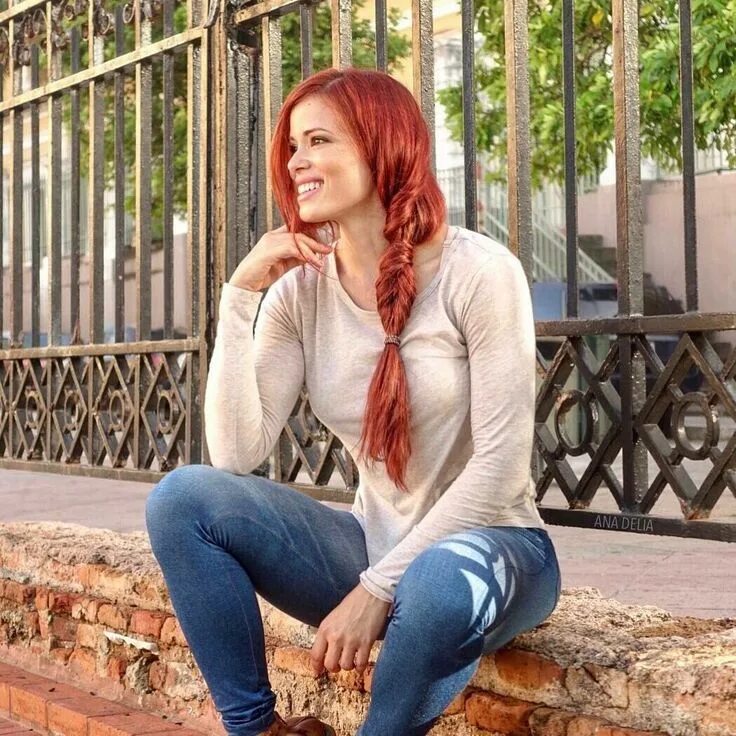 Ана знает. Ana6507 фото. Ана знает. Девушка с ракеткой. Ана де армас.