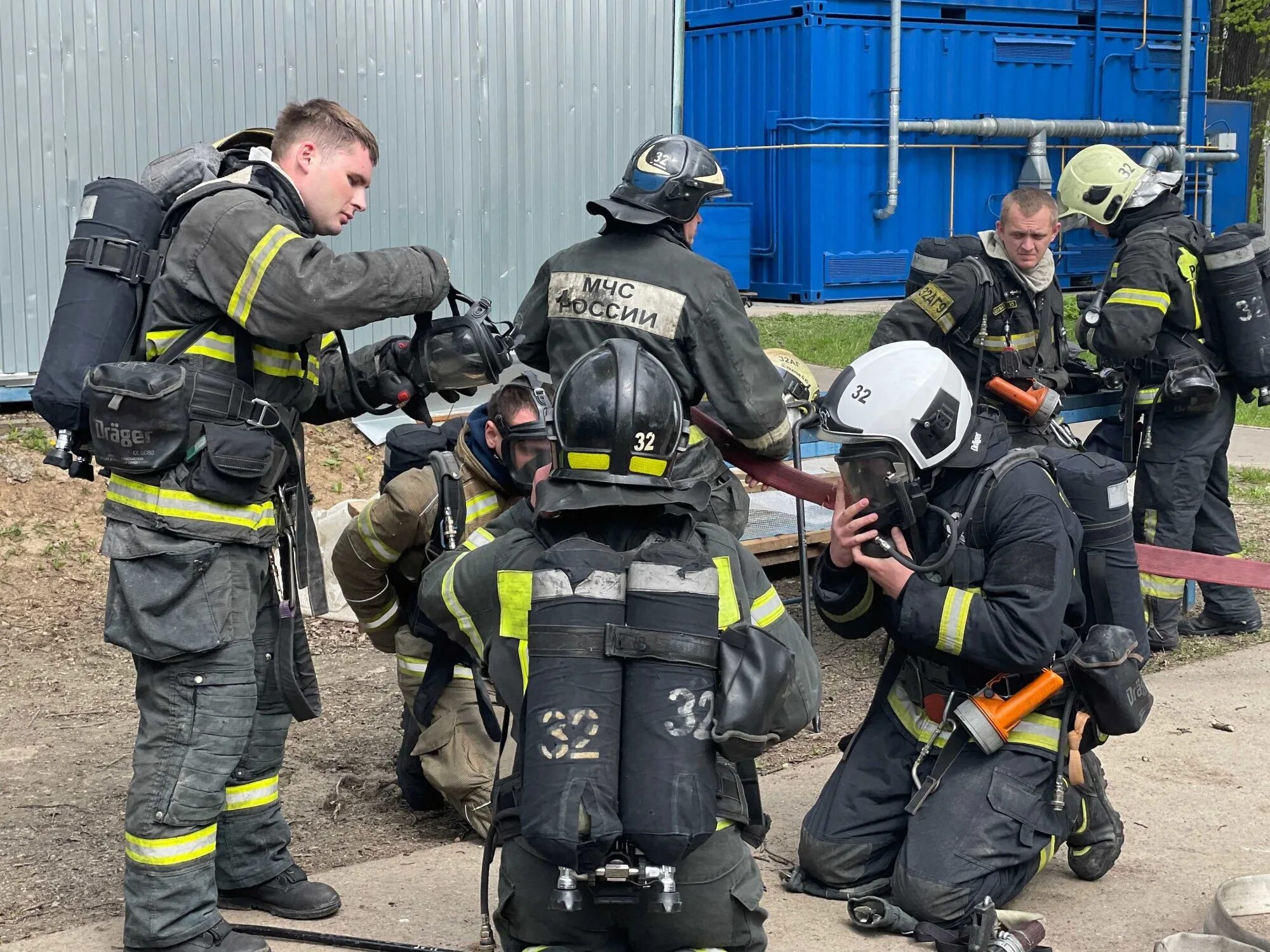 Тренировка МЧС. Тренировка газодымозащитников. Подготовка газодымозащитников. Тренировочные занятия газодымозащитников.