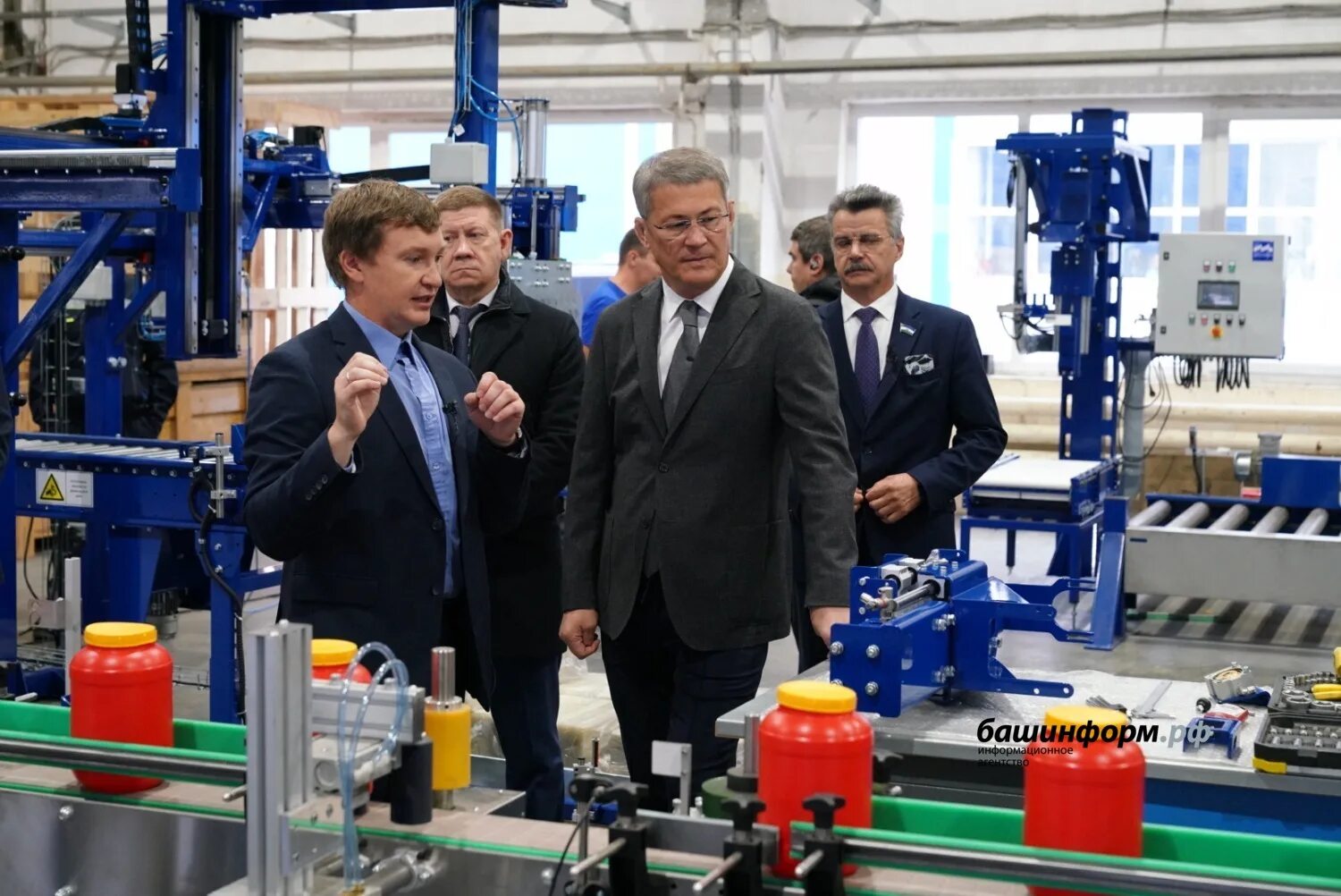 Полекс урал уфа. Двигатели умпо уфа. Работа на заводе уфа. Контролер металлургического производства. Завод умпо уфа.