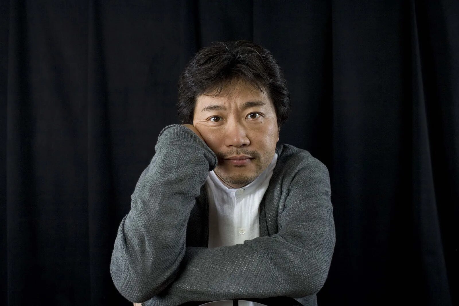 Хирокадзу корээда режиссер. Золотая пальмовая ветвь фильм. Хироказу араи. Такаянаги хирокацу. Хирокадзу.