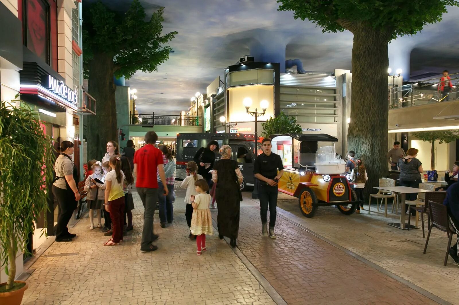 кидзания в москве авиапарк. парк кидзания в москве. кидзания в москве авиапарк. Kidzania в москве авиапарк. кидзания город профессий.