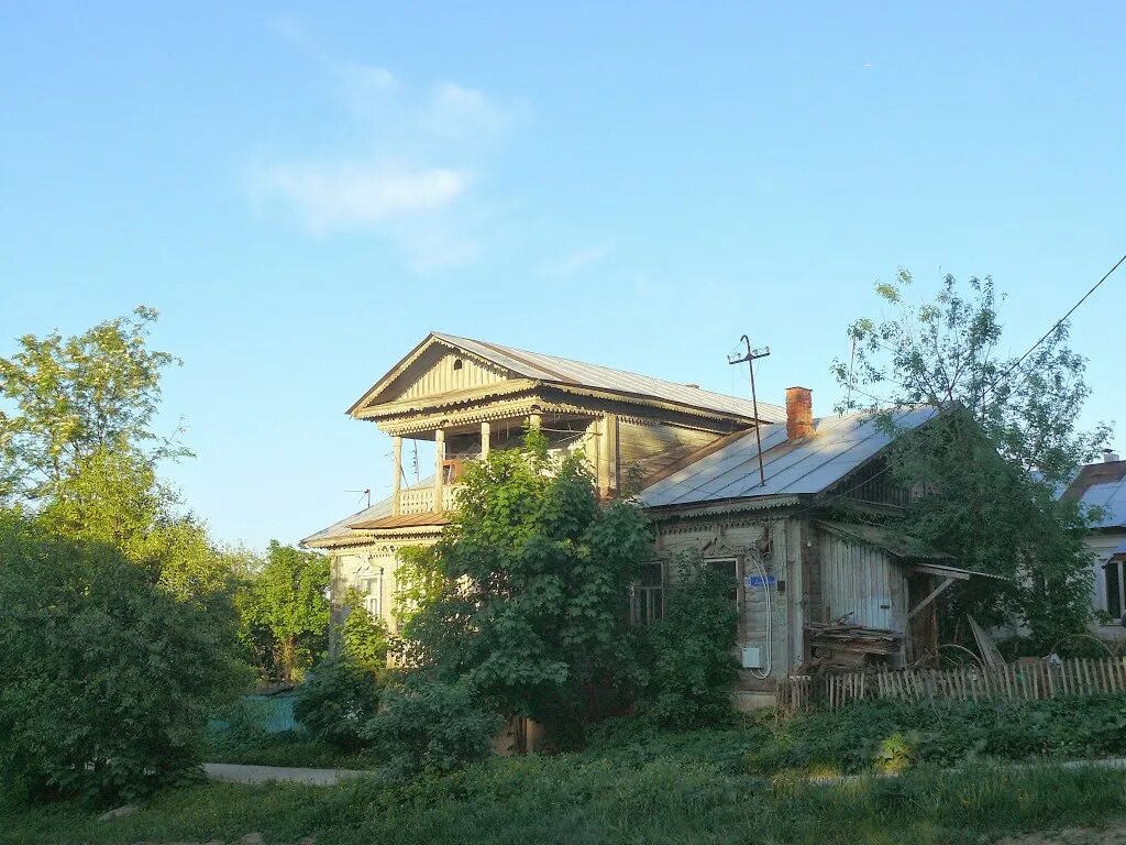 Дома в тарусской области. Дом с мезонином Таруса. Дача Цветаевой в Тарусе. Калужская обл Таруса Луначарского 14. Красивые дома в Тарусе.