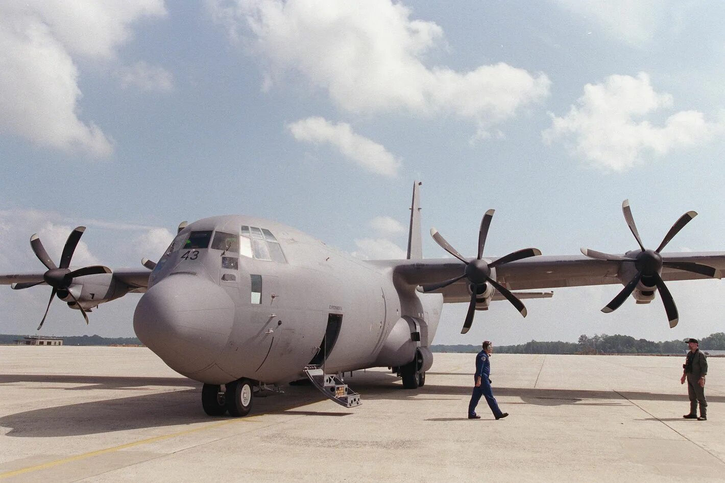 C 130. Самолет hercules c130. c-130 hercules. локхид с 130j геркулес. американский военно-транспортный самолет с-130 j.