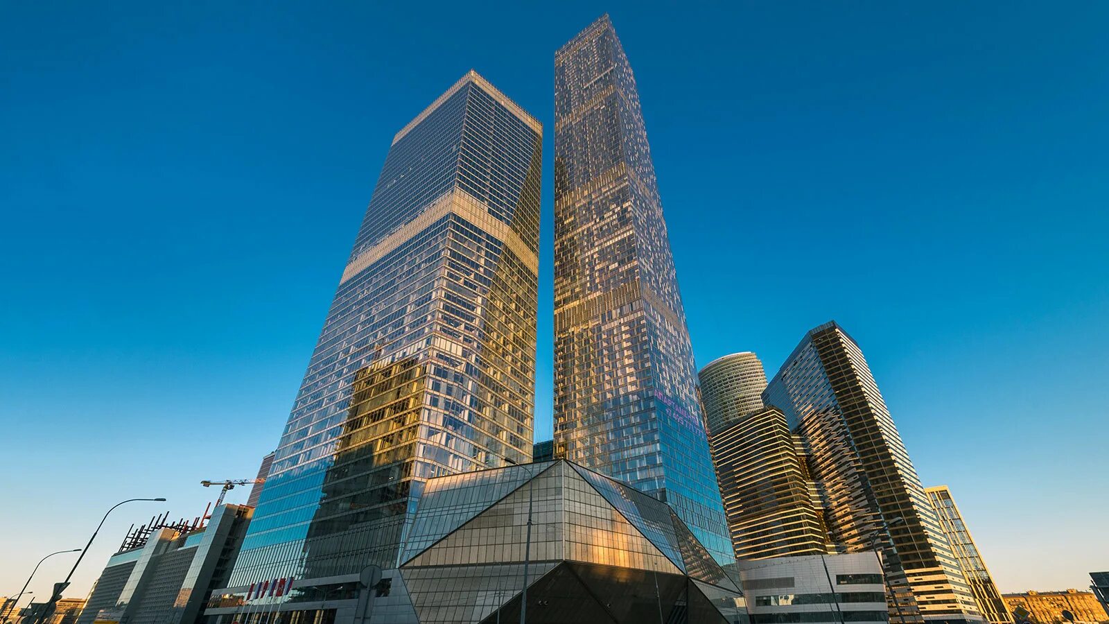 Башня око 2. Око тауэр москва. жк мфк око москва. око towers москва-сити. мфк «око» (южная башня).