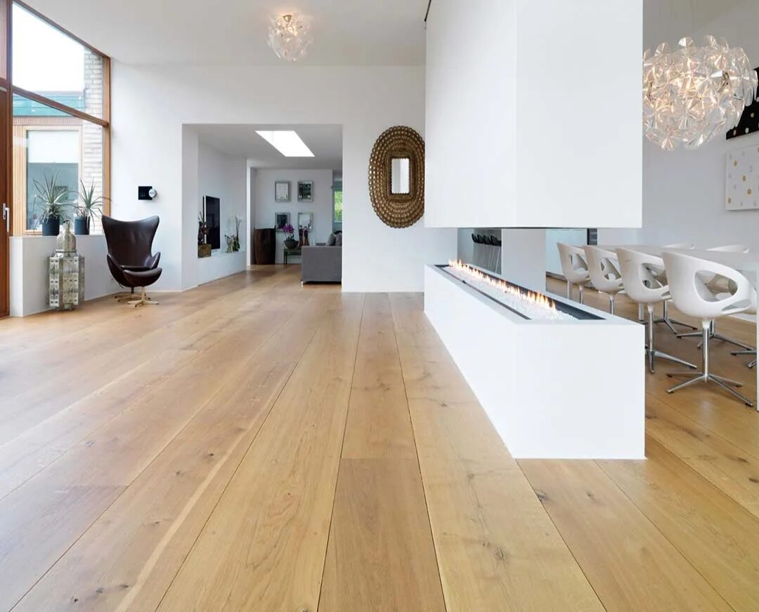 It has two floors. Ламинат Classen 42873. Паркет Голден Вуд. Паркет в современном интерьере. Деревянный пол.