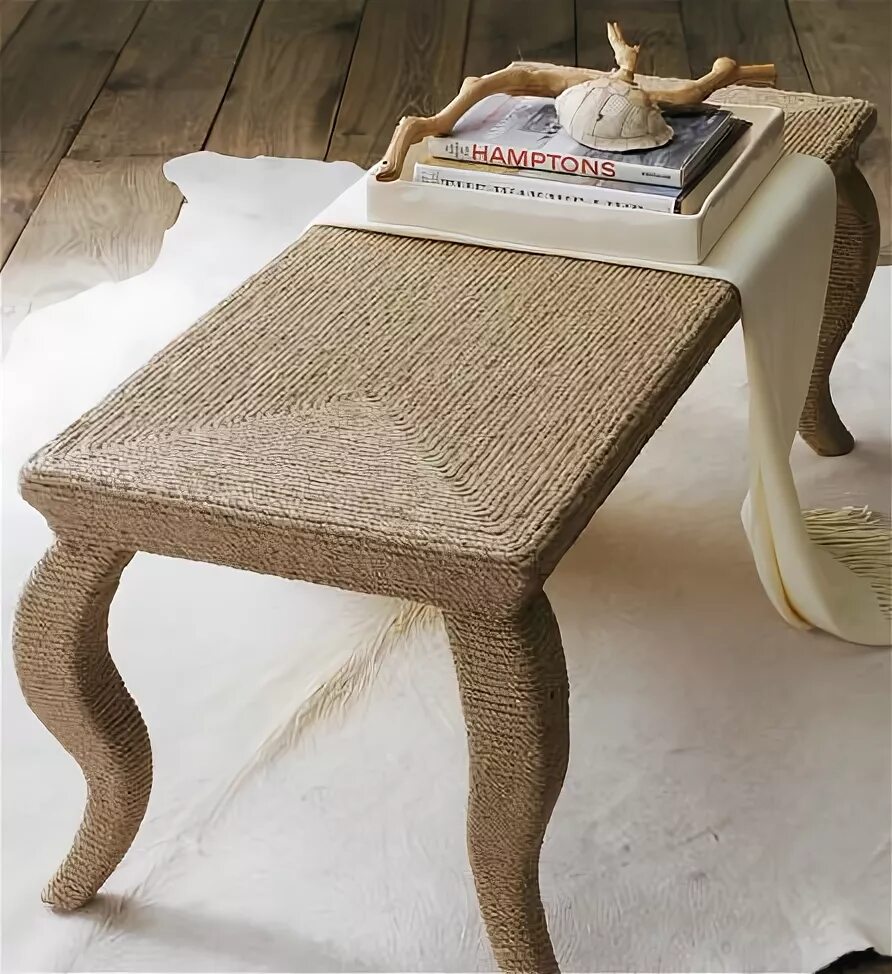 столик с джутом. пуф из бечевки. стол из джута. пуфы из шины и веревки. пуф из колеса и джутовой веревки.