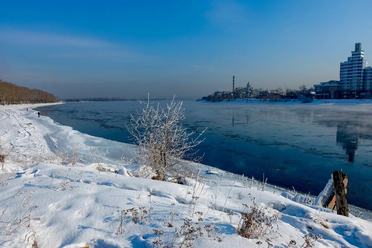 Иркутск река ангара. Река Ангара Иркутск. Река Ангара зима Иркутск. Иркутск Байкал Ангара. Ангара зимой в Иркутске.