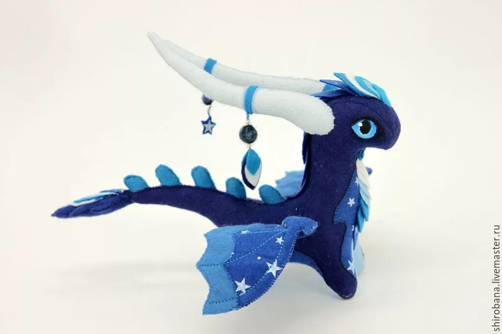 Сшить игрушку дракона. Ручной дракон. Драконы стихий игрушка. Фиолетовый дракон игрушка. Сисо дракон игрушка.