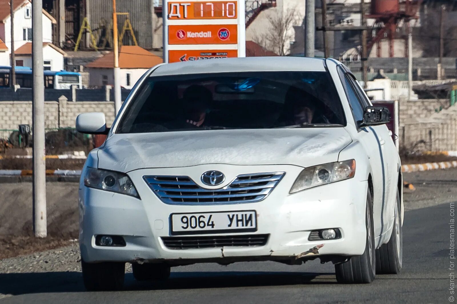 Как выглядят монгольские номера "3693 УБЛ" фото Toyota Prius. Монголия