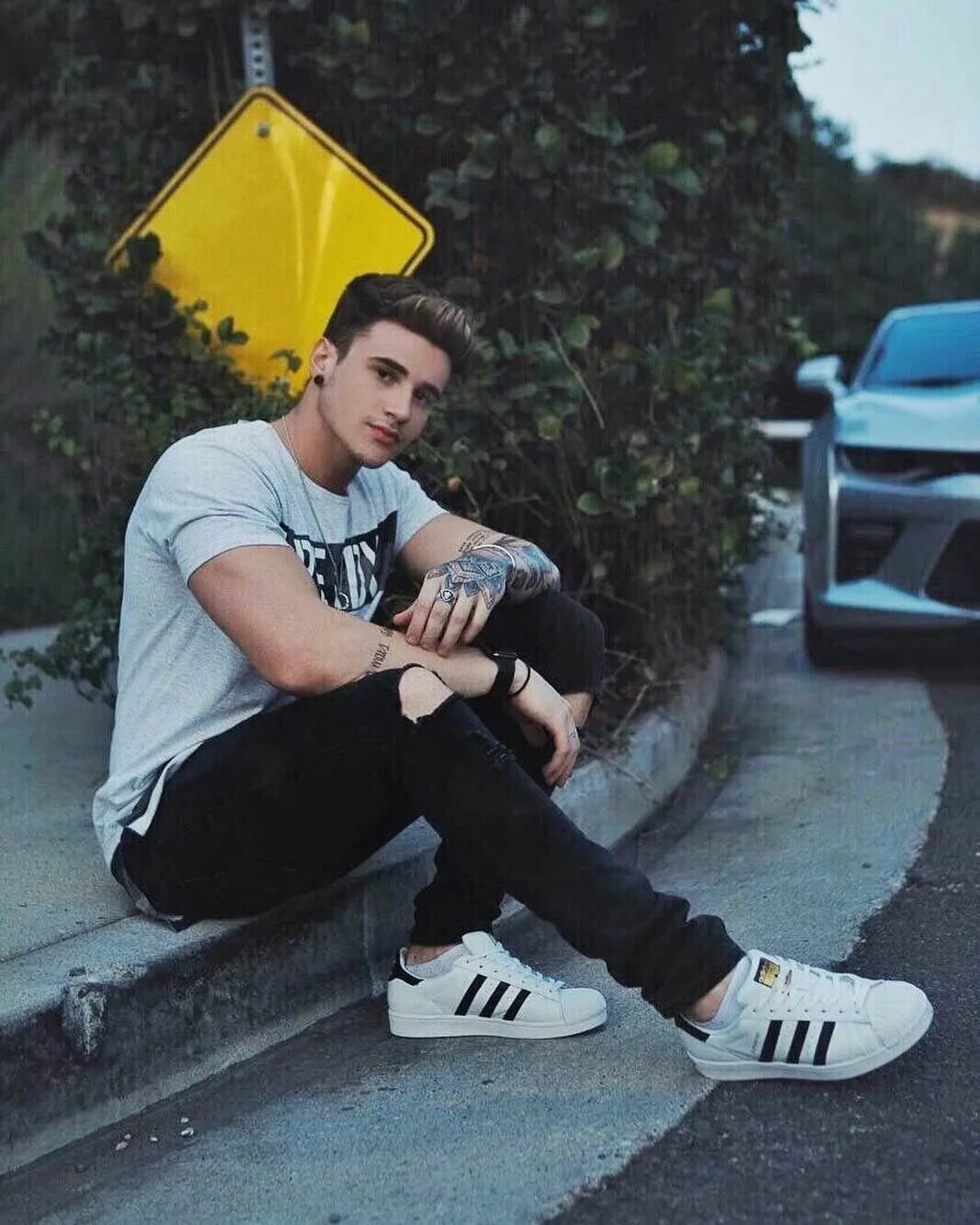 Идея для авы парню. Идея для авы парню. Фото красивых парней на аву. Необычные фотосессии мужчин. Крутые парни.