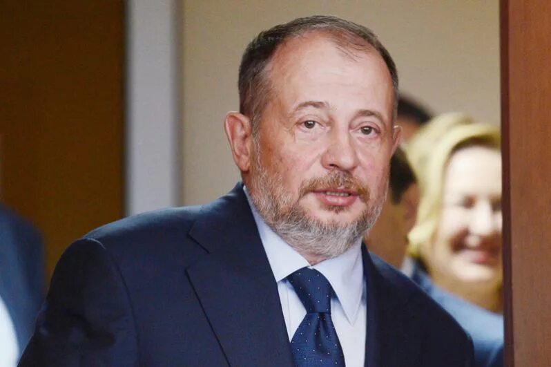 Forbes назвал самых обедневших по итогам года российских миллиардеров - РБК
