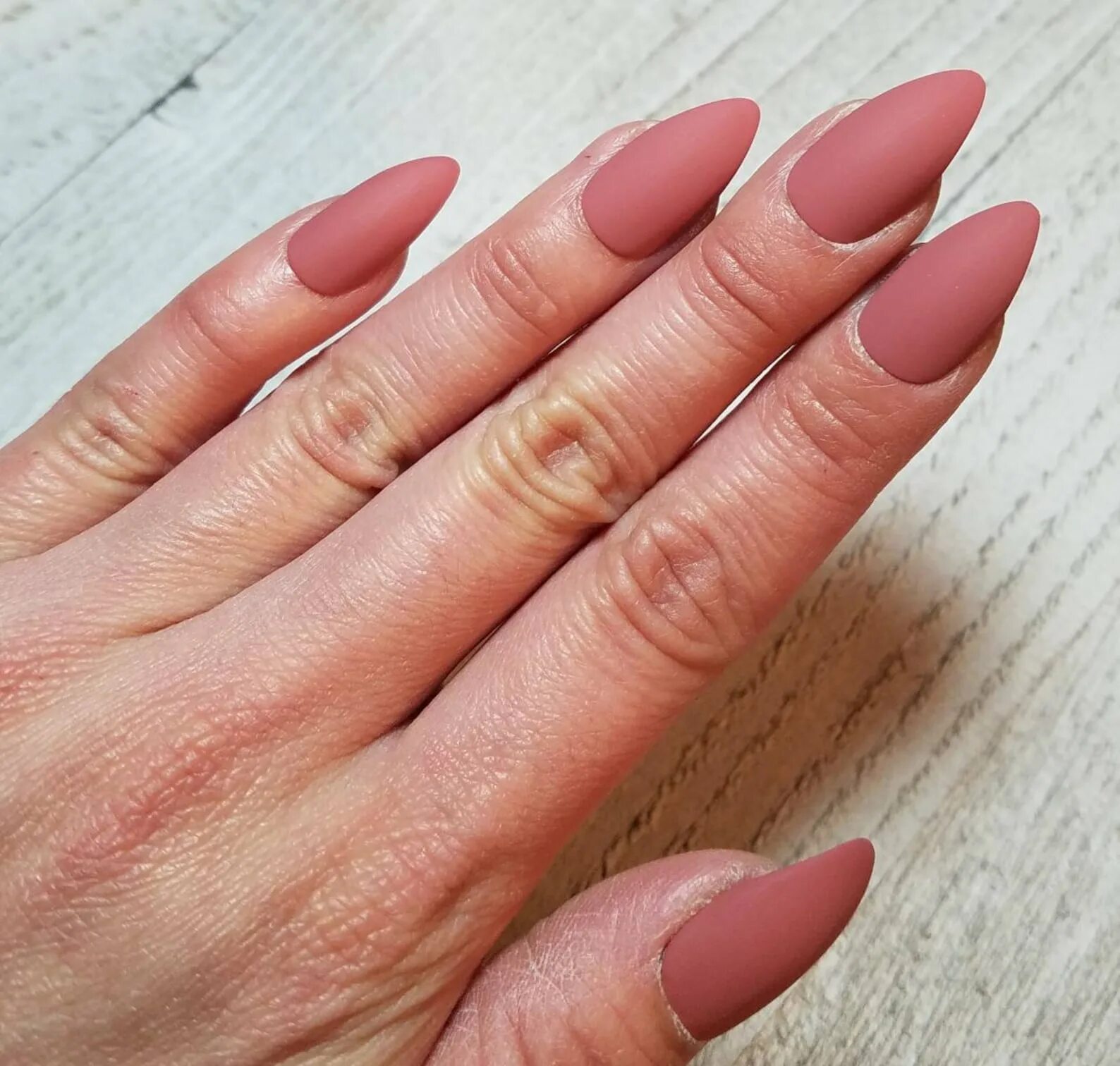 Sophia Stylianou on Twitter Bridesmaids nails, Bride nails, Wedding nail colors
