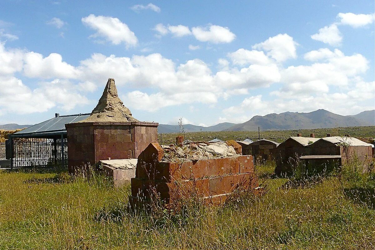 Риа таза. Рья таза армянская деревня. Риа таза. Ерасхаун армения село. Курдская певица дилан.