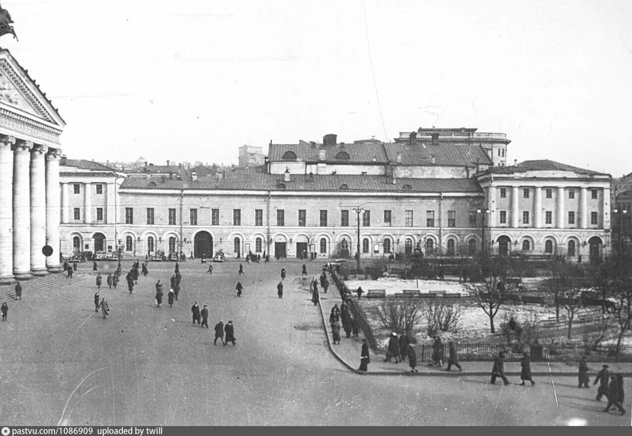 Малый театр на театральной площади. Малый театр в Москве 19 век. Московский малый театр. Малый театр 20 век.