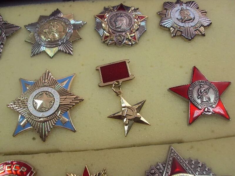 Орден кутузова 3 степени. Копии орденов и медалей. Копий орденов. Орден с крестом по середине. Копии орденов и медалей.