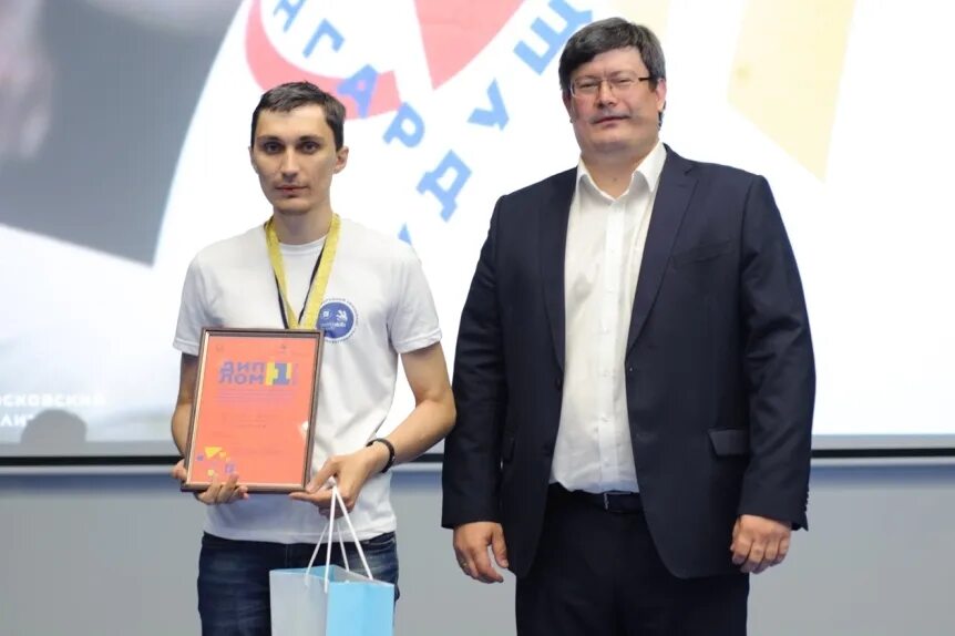 Инженеры ярославль. Инженеры ярославль. Инженеры ярославль. Требуется инженер. Каблуков михаил юрьевич ярославский радиозавод.