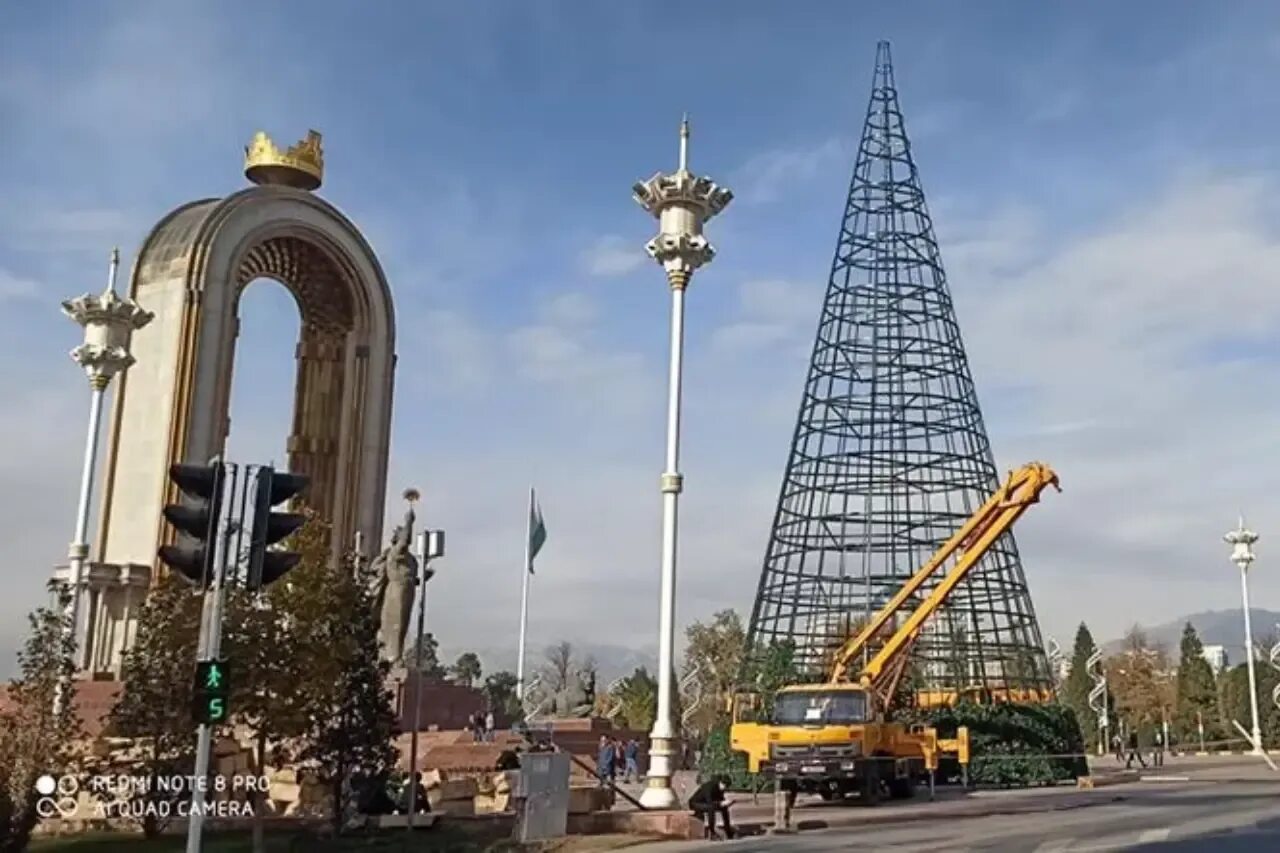 Прогноз в душанбе сегодня. Пагода Таджикистан город Душанбе. Главная площадь Душанбе. Точикистон пагода Душанбе. 08010 Душанбе.