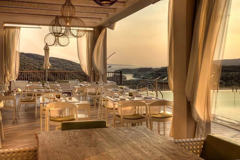 Ресторан греция афины. Порто миконос ресторан москва. Greek restaurants. Греческий ресторан. Ресторан в греческом стиле.