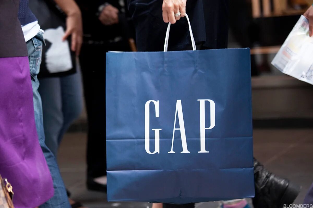 Wait for gap. Пакет gap. Gap бренд. Пакет гап. Гап одежда.