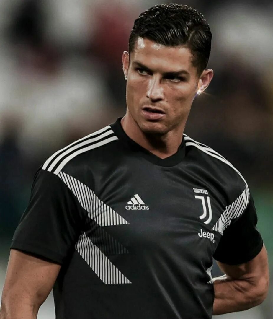 Криштиану сборная португалии. Cr. Картинки криштиану роналду в ювентусе. Криштиану роналду 2012. Рональдо криштиану роналду.